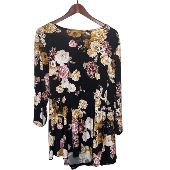 Torrid Black Floral Studio Knit Wrap Peplum Top Size 4 - Picture 8 of 10